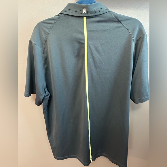 NIKE TIGER WOODS | Men’s Large DriFit Dark Grey Polo Golf Shirt - Picture 6 of 7